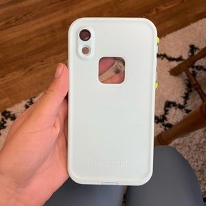 iPhone XR lifeproof case
